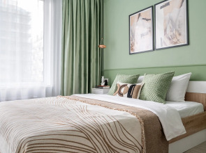 Студия у Метро Космонавтов