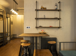 Апарт-отель  Cube Suites