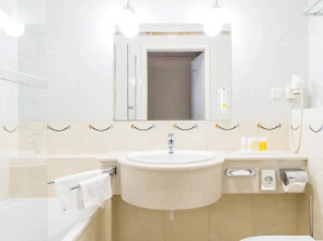 Отель Qubus Wroclaw