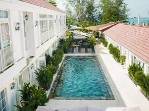 White Boutique Hotel & Residences