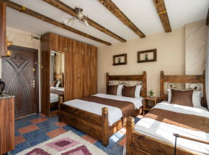 Pi Home & Apartments