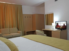 Отель Airport Tirana