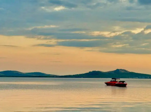 Бунгало на озере Банное