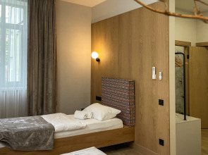 Отель Лес Георга