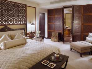 Отель Palace Downtown