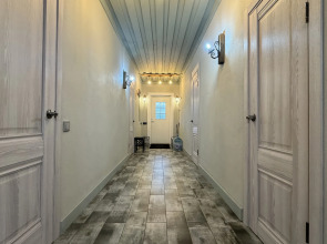 Частный дом коттедж у пристани в центре города