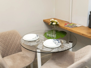 Квартира уютная трехкомнатная с двумя балконами рядом с островом Канта