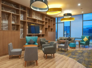 Отель Holiday Inn & Suites Saigon Airport