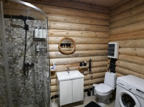 Гостевой дом у Озера в Лесу Маркова заимка