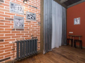 Апартаменты в Центре Города у Нарымского Сквера 1