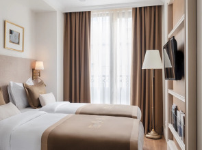 Отель Delita City