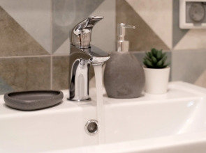 Апартаменты на Сергея Есенина 10