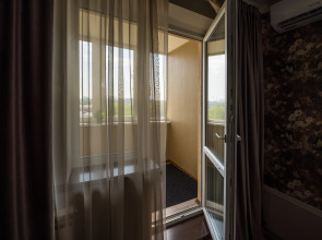 Апартаменты у Набережной Country House 1