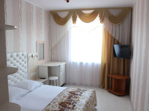 Отель Экватор