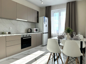 Квартира Рядом с Метро и Видом на Закат