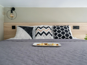 Апартаменты Лофт с Видом на Неву 1