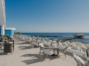 Отель Arkin Palm Beach