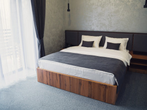 "Горная Высота 985"