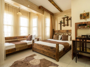 Pi Home & Apartments