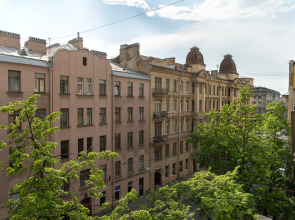 Апартаменты с балконом рядом с Матвеевским садом.