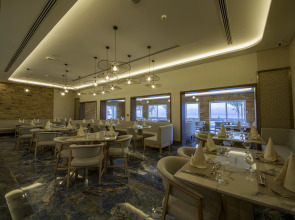 Отель Luxotel Aqaba Beach Resort & Spa Hotel