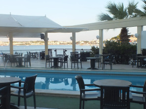 Отель Tuntas Beach Altinkum