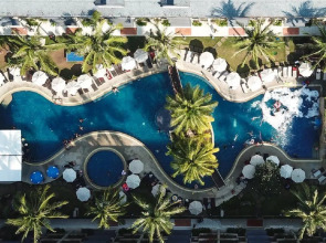 Отель Radisson Resort and Suites Phuket