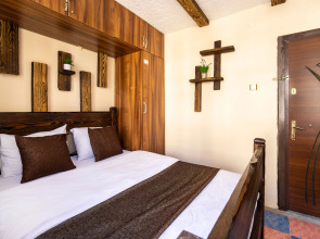 Pi Home & Apartments