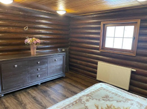 Дом для отдыха с баней и бассейном WoodRay