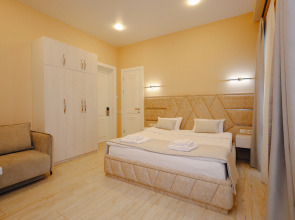 Апарт-отель Westhills