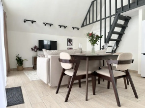 Частный Дом Барнхаус №5 с дровяной баней и горячим Чаном на 6 человек