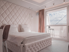 Апартаменты 18 этаж,студия 36кв.м,джакузи,балкон,вид на Волгу,новый дом,самый центр,вокзал пешком