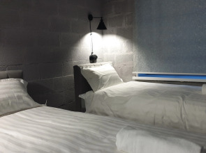 Апартаменты Green Lamp Downtown