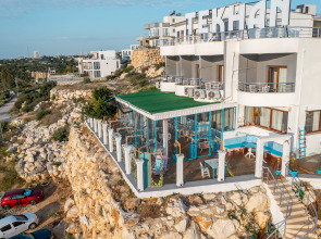 Hotel TEK HAN KUMKUYU