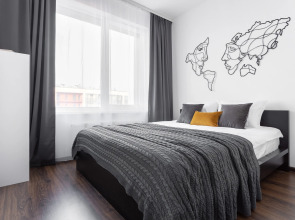 Квартира Kvartirika Black & White с красивым видом на город