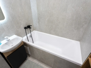 Квартира уютная трехкомнатная с двумя балконами рядом с островом Канта