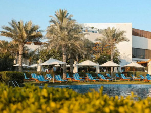 Отель Dubai Marine Beach Resort & Spa