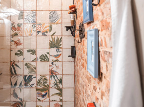 Апартаменты Дом у Реки loft Усадьба на Черниговской