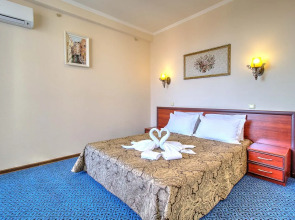 Отель Ламбат