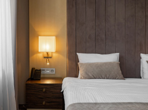 Отель Ирыстон