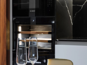 Апартаменты LordlyUp с караоке на  74 этаже