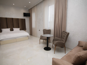 Отель Louvre Home