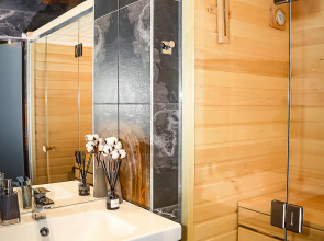 Новые Luxury апартаменты с сауной в самом центре города