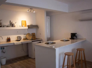 Отель Aloha Suites