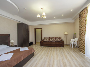 Отель LUXURY HOUSE