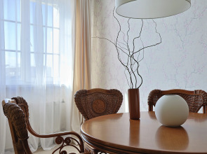 Квартира Комфортное Жилье в Центре Города с Видом на Реку Булак