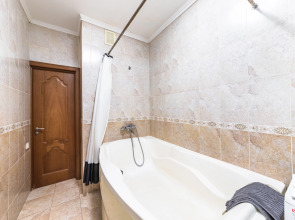 Апартаменты У Финляндского Вокзала и Крейсера Авроры"