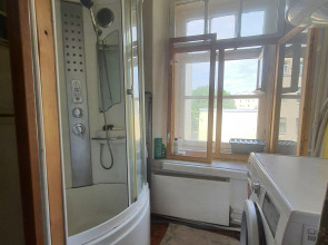 Бунгало Необустроенная Комната Творческого Человека в Трехкомнатной обычной квартир