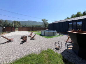 Частный дом Grey Stone у реки