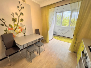 Апартаменты Сутки Как Дома на Народной 68